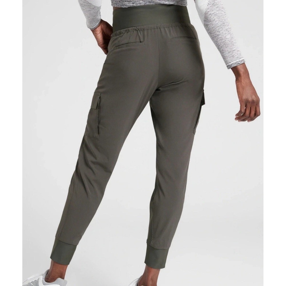Athleta Sutton Jogger Pant Cargo Size 8 Arbor Green Lightweight Pants 405713 - Picture 3 of 10